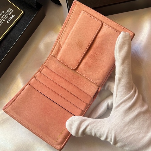 2003 Chanel Pink Caviar Compact Wallet - Picture 4 of 8